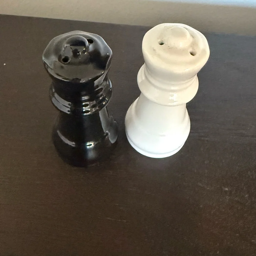 Vintage Pier 1 Ceramic Chess Pawn Salt and Pepper Shakers Set Black White